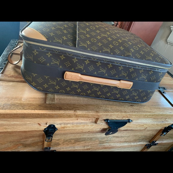 Louis Vuitton PEGASE 60 Travel Luggage - Picture 7 of 16